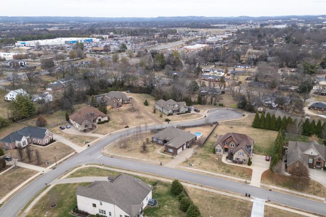 605 Concord Dr, Gallatin, TN 37066