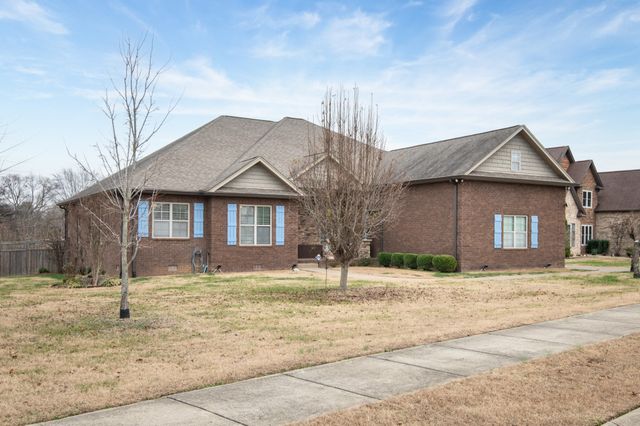 605 Concord Dr, Gallatin, TN 37066