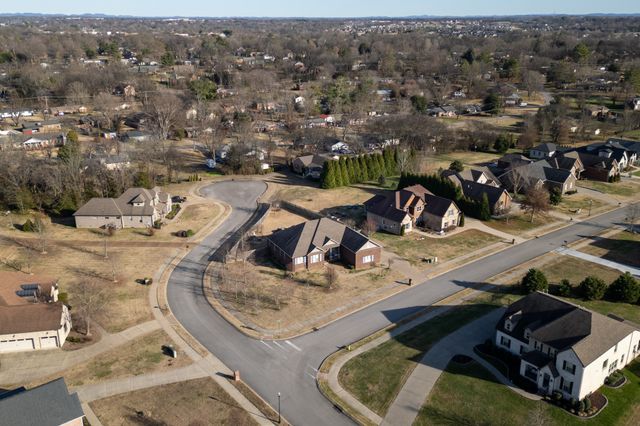 605 Concord Dr, Gallatin, TN 37066