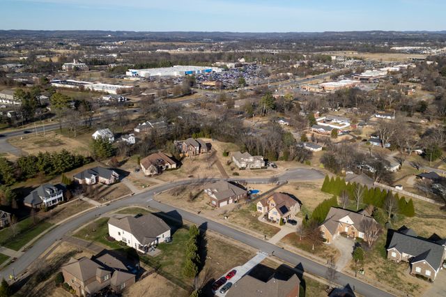 605 Concord Dr, Gallatin, TN 37066