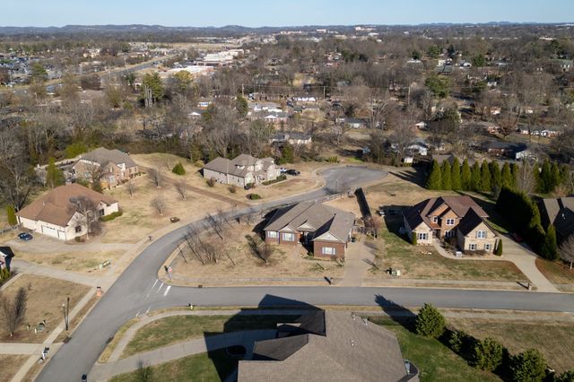 605 Concord Dr, Gallatin, TN 37066