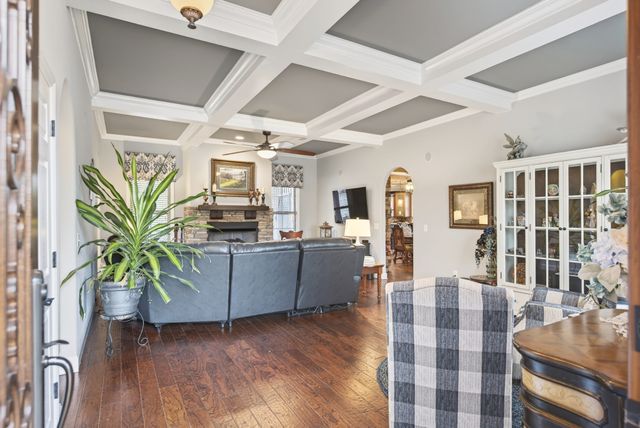 605 Concord Dr, Gallatin, TN 37066