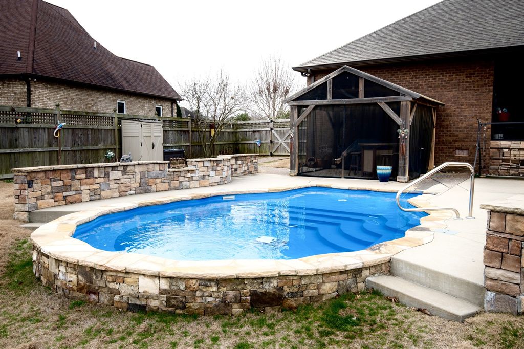 605 Concord Dr, Gallatin, TN 37066