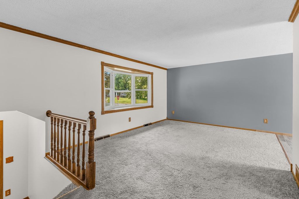 406 Schilling Circle NW, Forest Lake, MN 55025 — photo 2