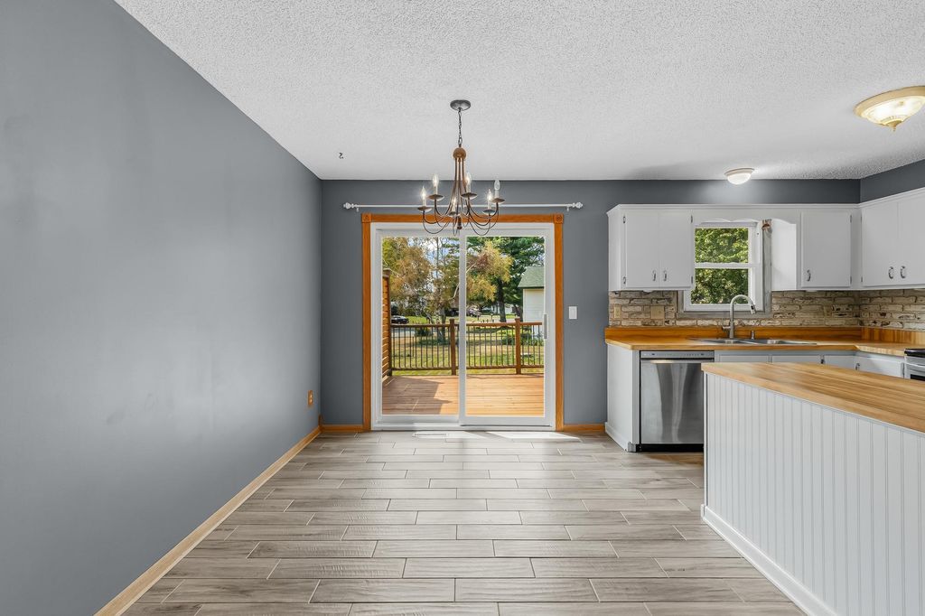406 Schilling Circle NW, Forest Lake, MN 55025 — photo 5