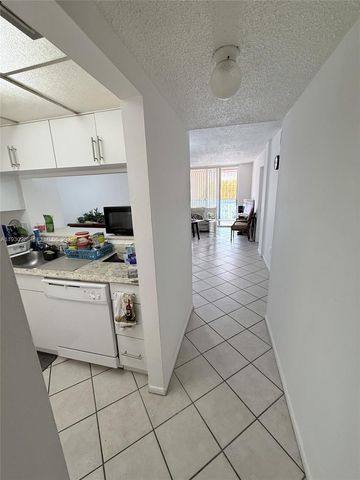 19715 SW 114th Avenue 258, Miami, FL 33157