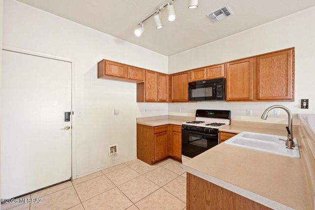 8254 W Kerr Drive, Tucson, AZ 85757