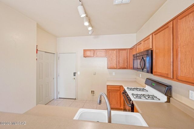 8254 W Kerr Drive, Tucson, AZ 85757