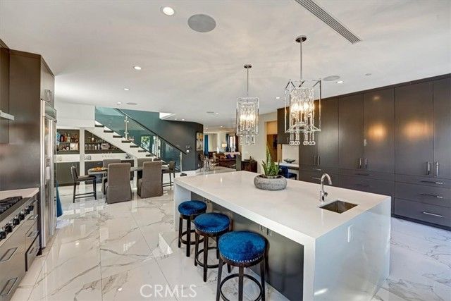 2012 S Curson, Los Angeles, CA 90016