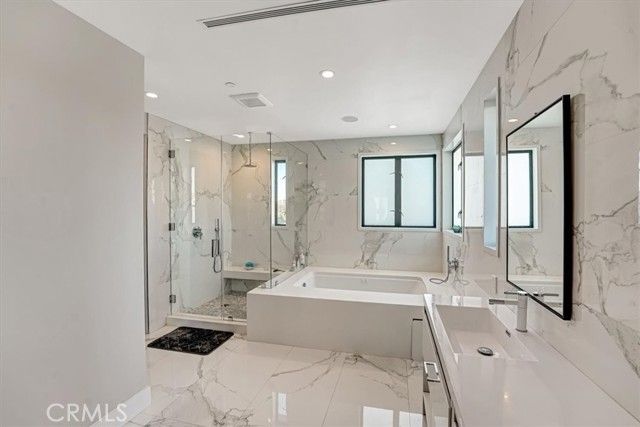 2012 S Curson, Los Angeles, CA 90016