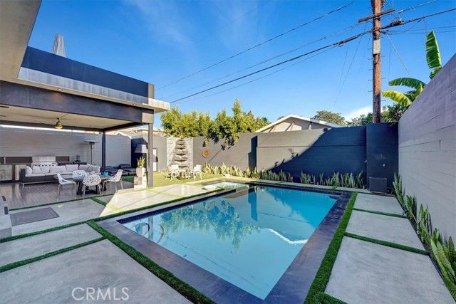 2012 S Curson, Los Angeles, CA 90016