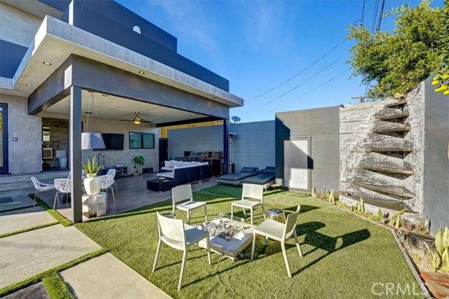 2012 S Curson, Los Angeles, CA 90016