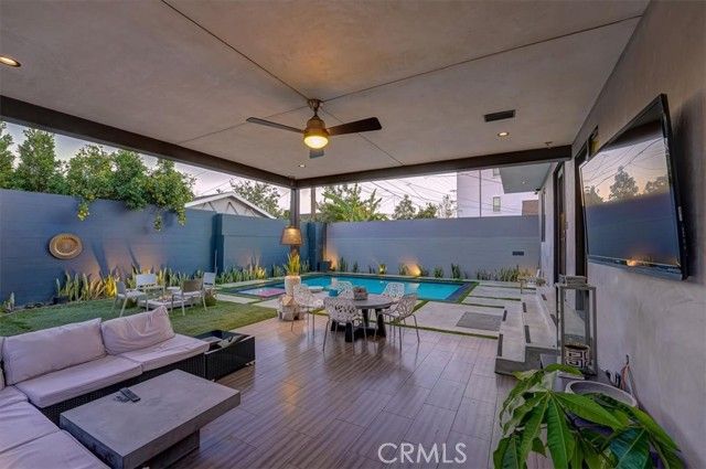 2012 S Curson, Los Angeles, CA 90016