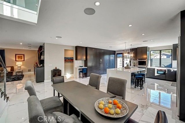 2012 S Curson, Los Angeles, CA 90016