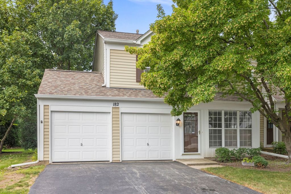 182 Half Moon Circle, Aurora, IL 60504