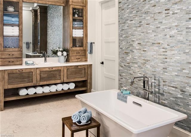 6601 George Washington WAY, Naples, FL 34108