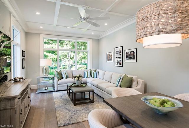 6601 George Washington WAY, Naples, FL 34108