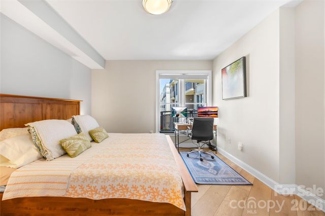 718 W Trade Street 603, Charlotte, NC 28202