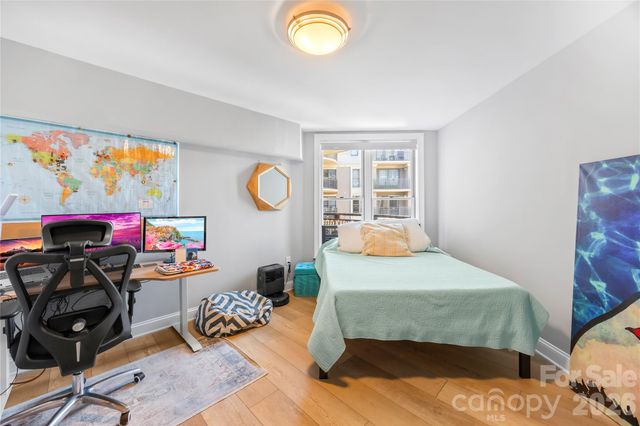 718 W Trade Street 603, Charlotte, NC 28202