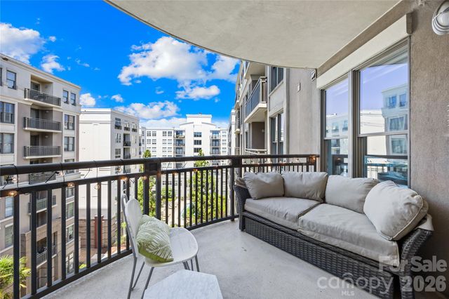 718 W Trade Street 603, Charlotte, NC 28202