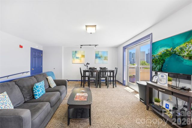 718 W Trade Street 603, Charlotte, NC 28202