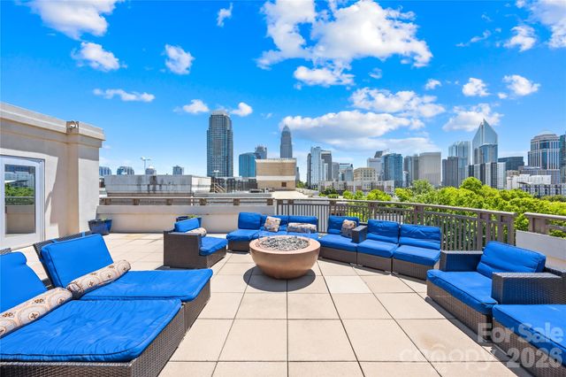 718 W Trade Street 603, Charlotte, NC 28202