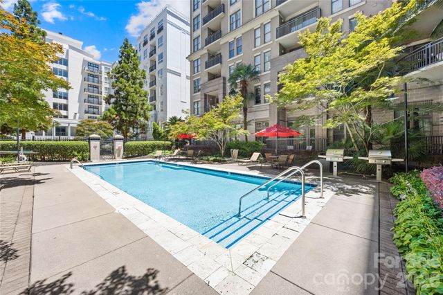718 W Trade Street 603, Charlotte, NC 28202
