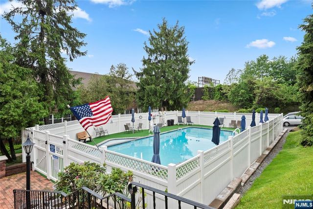 74 E Maple Street, Teaneck, NJ 07666
