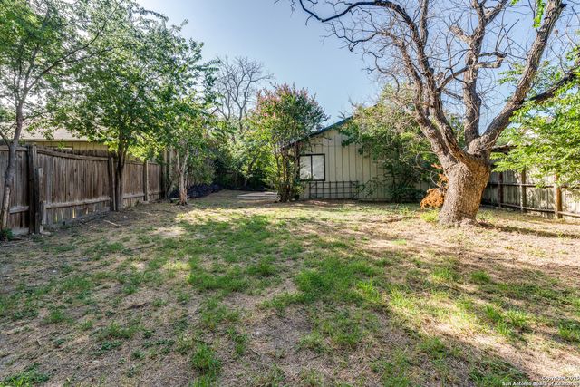 5567 Kissing Oak, San Antonio, TX 78247