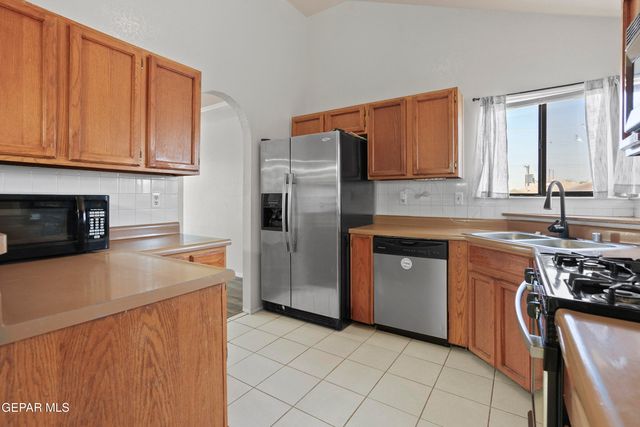 4764 LOMA DE COBRE Drive, El Paso, TX 79934