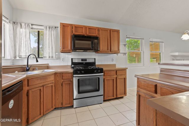 4764 LOMA DE COBRE Drive, El Paso, TX 79934