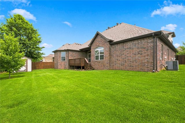 4104 SW Cornerstone Road, Bentonville, AR 72713