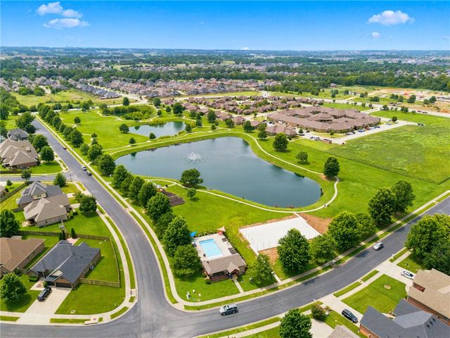 4104 SW Cornerstone Road, Bentonville, AR 72713