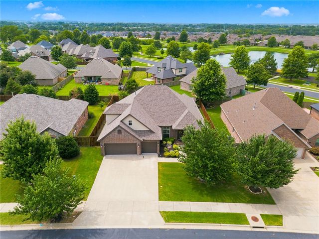 4104 SW Cornerstone Road, Bentonville, AR 72713