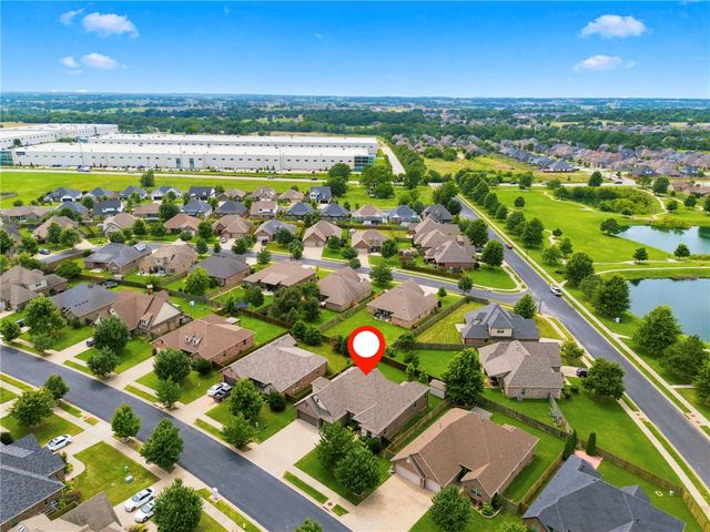 4104 SW Cornerstone Road, Bentonville, AR 72713