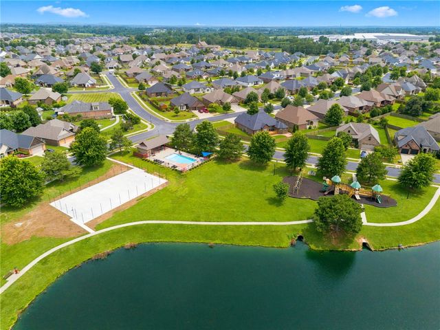 4104 SW Cornerstone Road, Bentonville, AR 72713