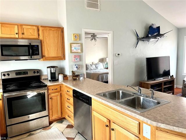 2320 Starfish Rd Apt 302, Virginia Beach, VA 23451