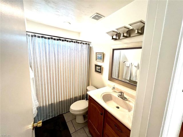 2320 Starfish Rd Apt 302, Virginia Beach, VA 23451