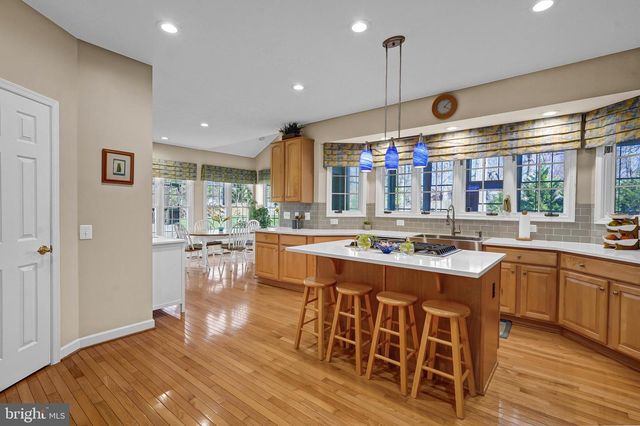 7366 HUNTERS OAK CT, Springfield, VA 22150