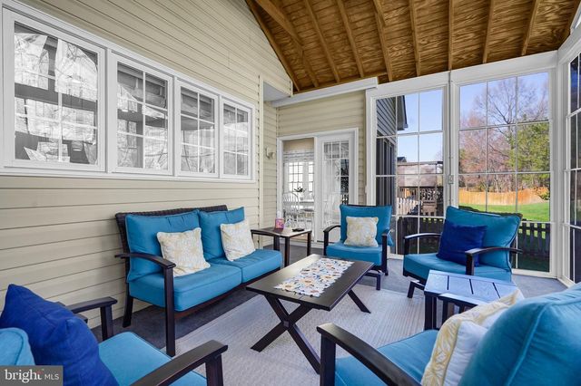 7366 HUNTERS OAK CT, Springfield, VA 22150