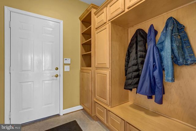 7366 HUNTERS OAK CT, Springfield, VA 22150