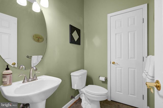 7366 HUNTERS OAK CT, Springfield, VA 22150