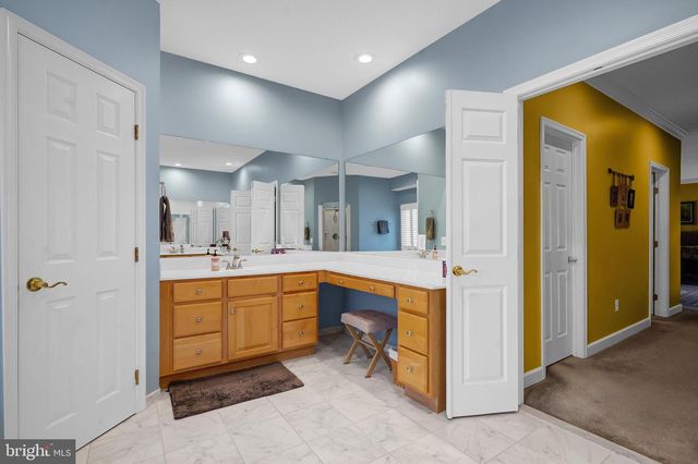 7366 HUNTERS OAK CT, Springfield, VA 22150