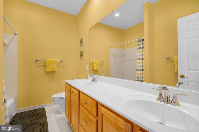 7366 HUNTERS OAK CT, Springfield, VA 22150