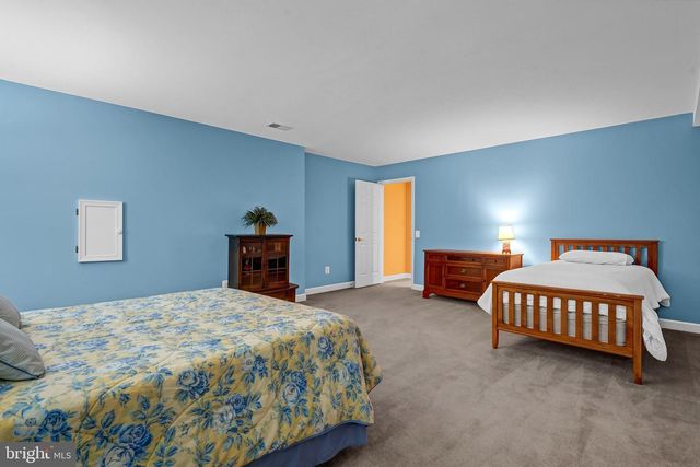 7366 HUNTERS OAK CT, Springfield, VA 22150