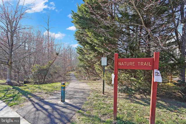 7366 HUNTERS OAK CT, Springfield, VA 22150