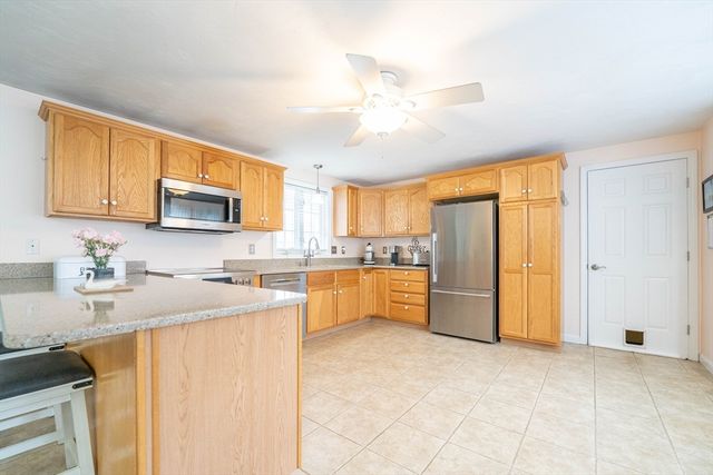 3 Lynne Rd, Wareham, MA 02571