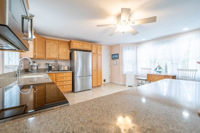 3 Lynne Rd, Wareham, MA 02571