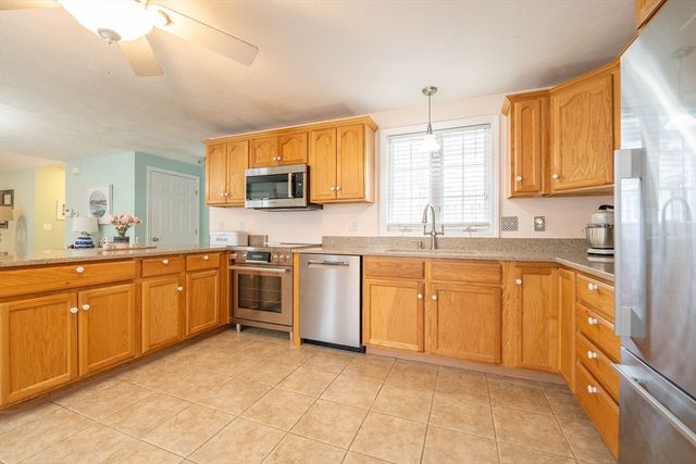 3 Lynne Rd, Wareham, MA 02571