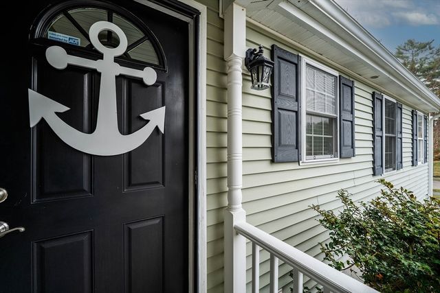 3 Lynne Rd, Wareham, MA 02571